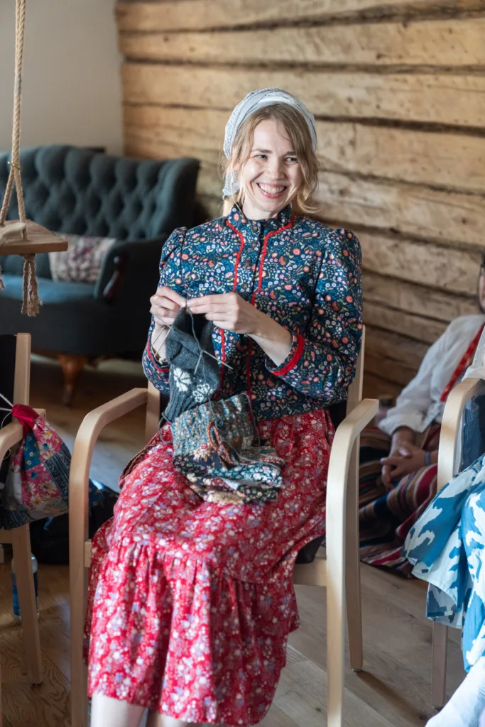 Ürituse foto 30. Viljandi Pärimusmuusika Festivali Naistelaulutoast, pildistas fotograaf Mailis Vahenurm.