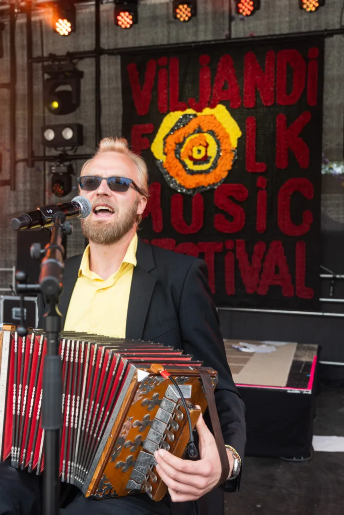 Mailis Vahenurme jäädvustatud ürituste foto sündmuselt Viljandi Pärimusmuusika Festival 2023.