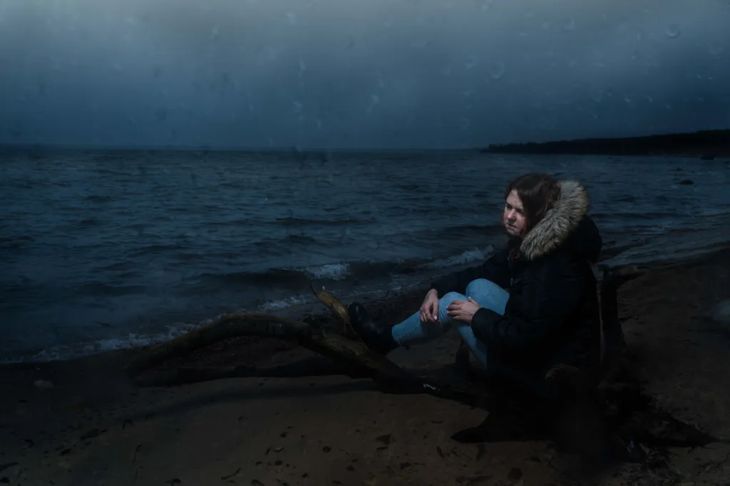 Lavastusfoto naisest, pildistas portreefotograaf Mailis Vahenurm.